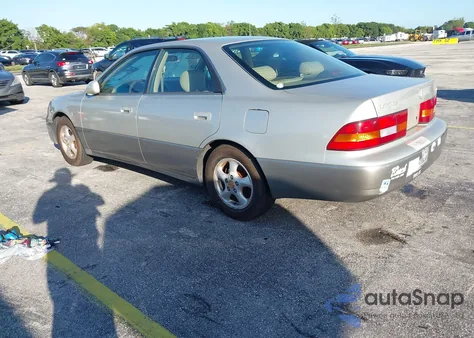 1999 Lexus Es 300 from USA, damaged, VIN JT8BF28G0X5060862